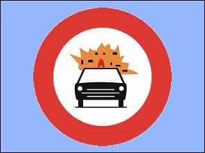 Panneau d'interdiction rond à bord rouge : une voiture noire d'où jaillissent des flammes et des éclats (marchandises explosives ou facilement inflammables).