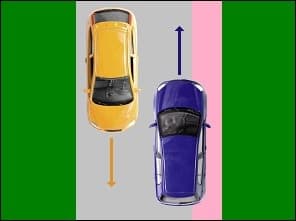Schéma d'une rue étroite : une voiture jaune roule vers le bas, une voiture bleue vers le haut ; une bande rose longe le bord droit de la voiture bleue.